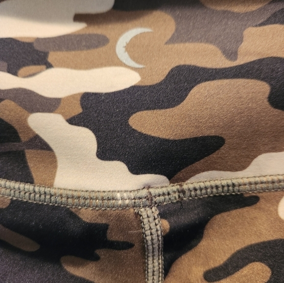 Zyia Active green soft and snug reflective tights 7/8 length sz 12 NWOT - Picture 4 of 10